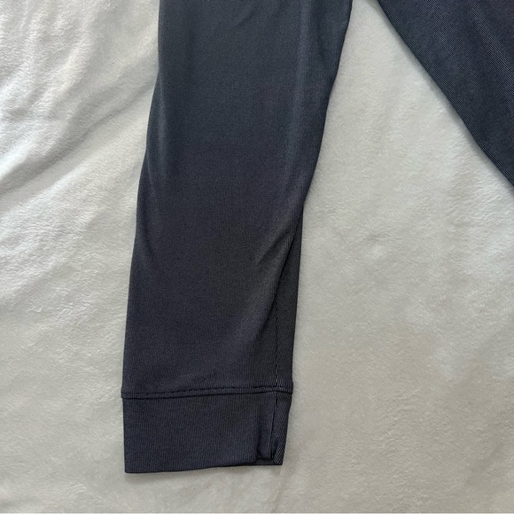 Sold- Calvin Klein Men’s 1/4 Zip Pullover - Picture 9 of 12